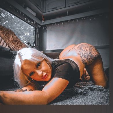 barbiecreamz (barbiecreamz) Header Photo Added 2025-11-23