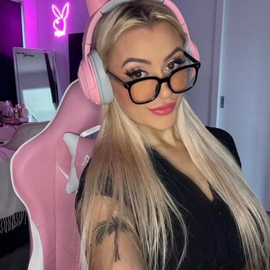 Elena 🍒 (elena.raye) Profile Photo Added 2025-08-27