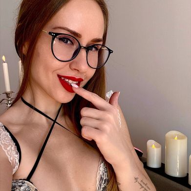 Juli 🦋 Amour (juliamour2) OnlyFans Profile Image