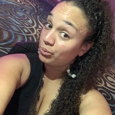 Curly Girl Profile Photo