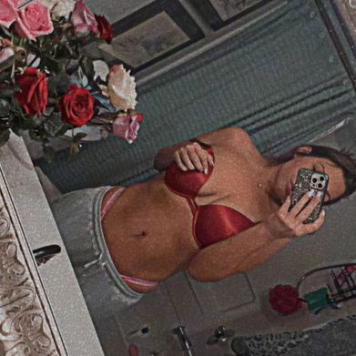 laurenhaley Added Photo on 2024-12-12