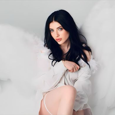 Molly (heymollyyy) Header Photo Added 2025-01-07