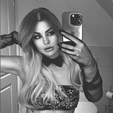 Julia (julia.oemler) Profile Photo Added 2024-10-02