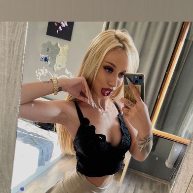 𝐌𝐢𝐤𝐚𝐞𝐥𝐚 𝐄𝐧𝐜𝐡𝐞𝐯𝐚 (mikabella.fox) Header Photo Added 2025-08-25