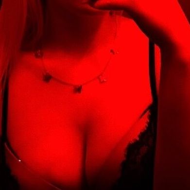 HotBlondeX (blondebitch07) Header Photo Added 2025-11-26