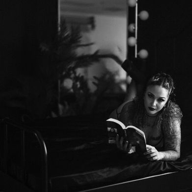 Violet Vixen (violetannvixen) Header Photo Added 2025-11-23