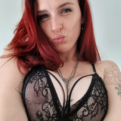 Romina  💖✨️ ||👣  FETISH QUEEN 👸 Added Photo on 2025-01-23