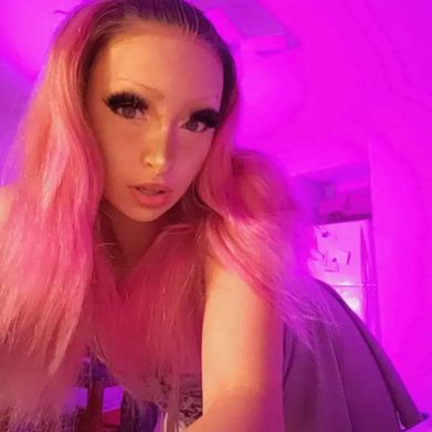 ShaylaSinna Added Photo on 2024-11-03