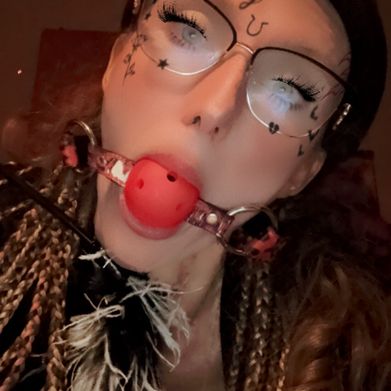 McKenzii Rose (mckenziirose) Profile Photo Added 2025-02-14