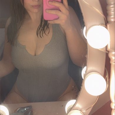 Veronica (u490371555) Profile Photo Added 2025-04-15