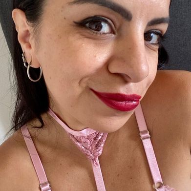 Zoe 🍒 (Queen) (zoepixie) Profile Photo Added 2025-12-16