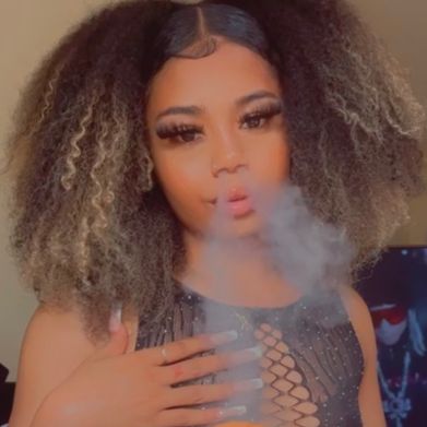 ▫️ Mia Robyn ™️ (itsmiarobyn) Header Photo Added 2024-09-04